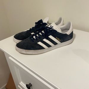 Navy gazelles